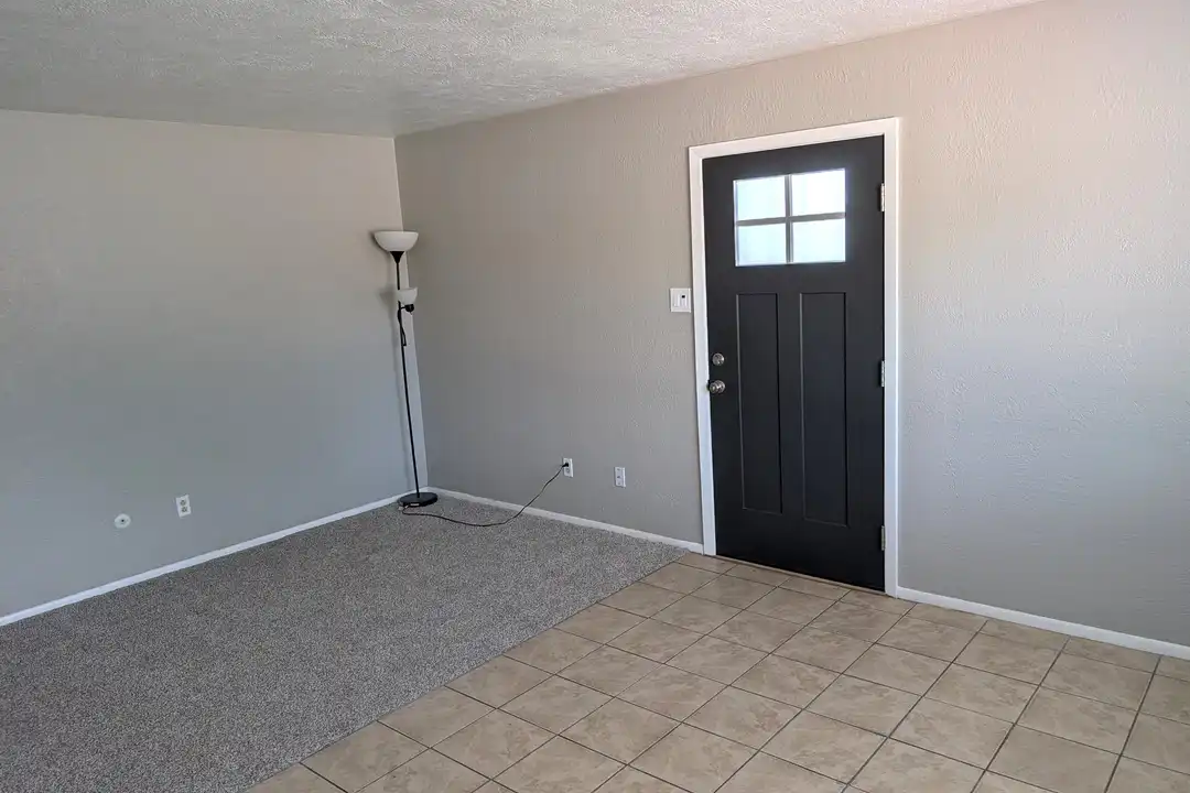 10204 Candelaria Rd NE unit 10204 - View 3