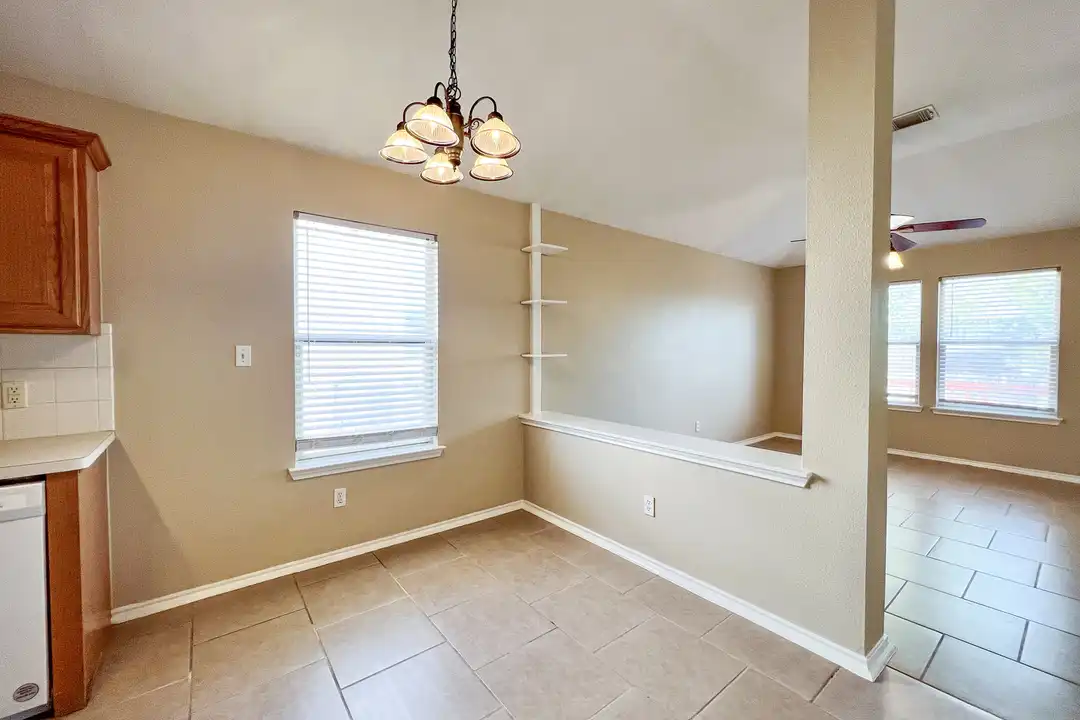 1632 Sunnycrest Cir - View 4