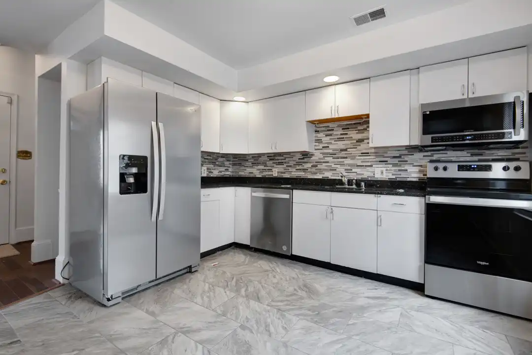 2705 24th St NE - View 4