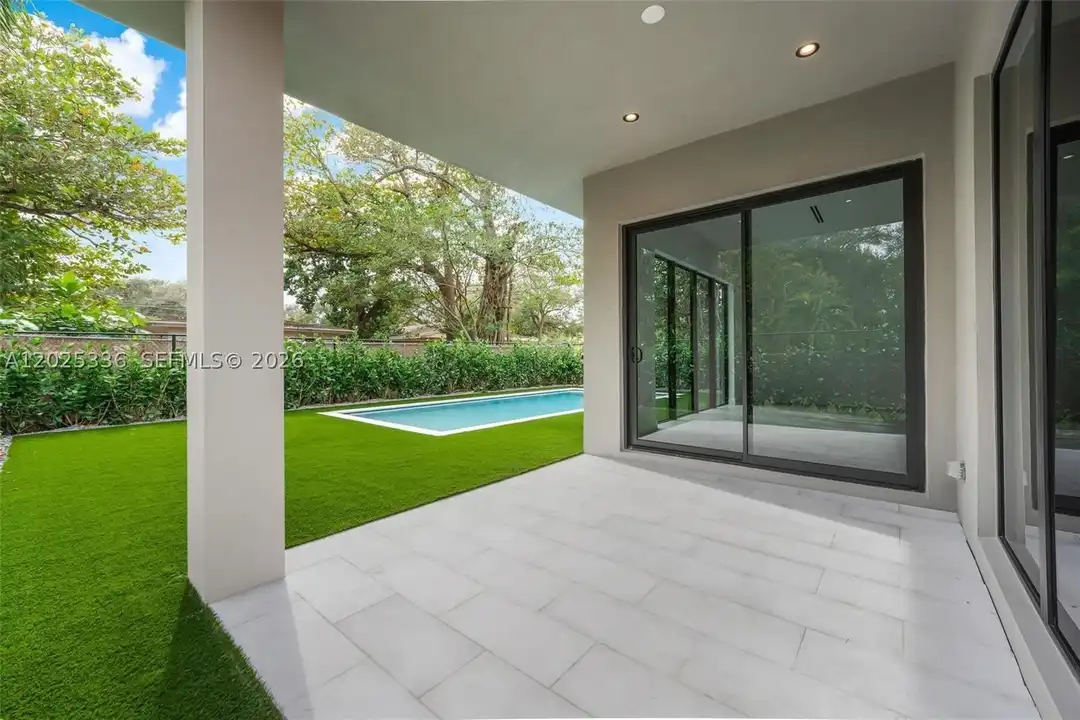3370 Thomas Ave - View 5