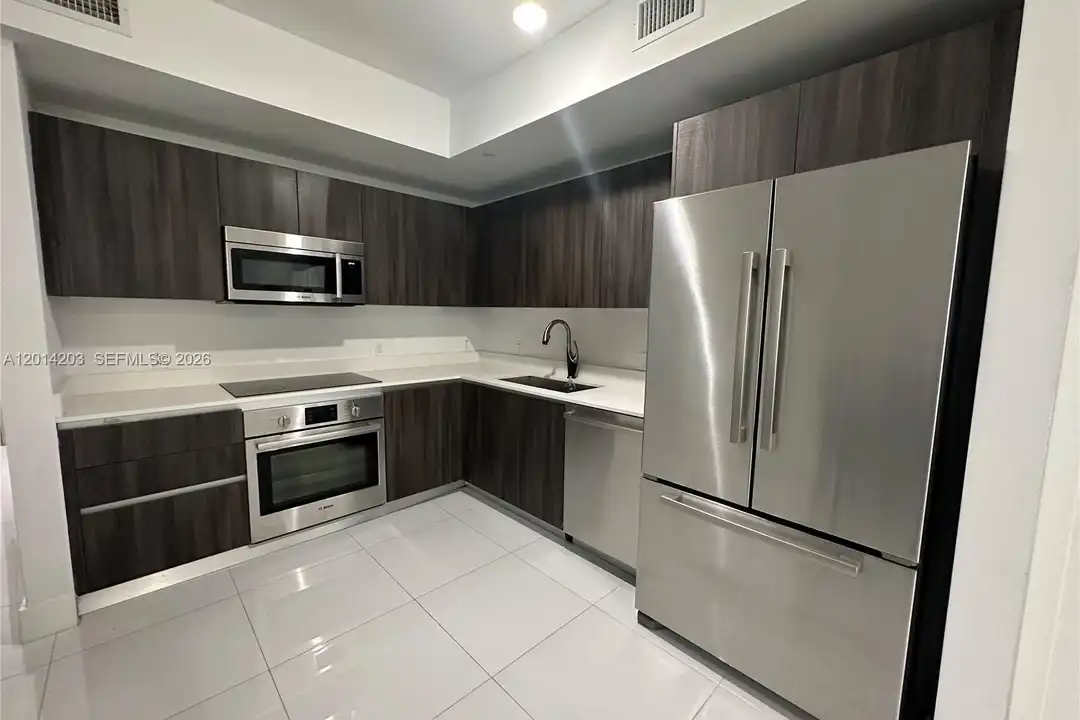 488 NE 18th St #2502 - View 4