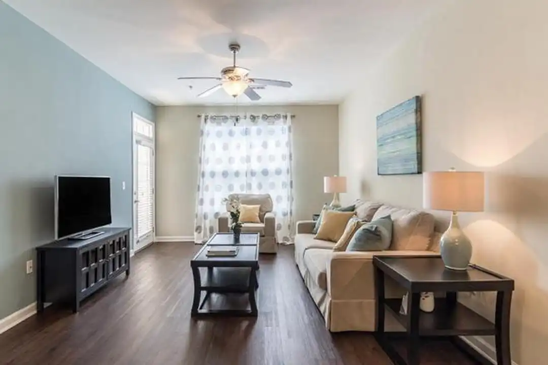 1001 Hayes Ln - View 4