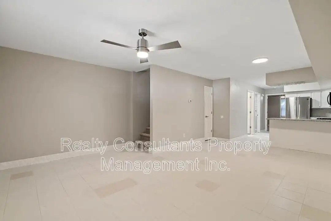 604 E Iredell Ave unit 2 - View 3