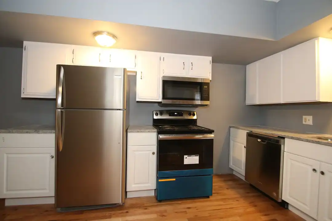 Apartment in New Haven - More