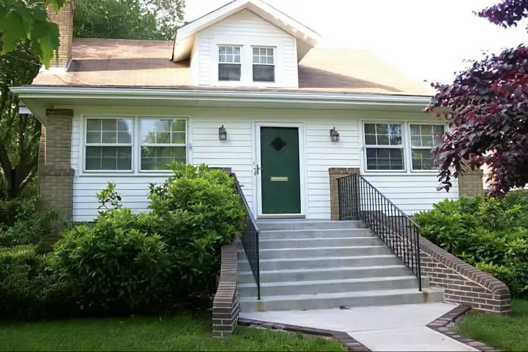 4703 Harvard Rd unit 2 – photo 1 of 5
