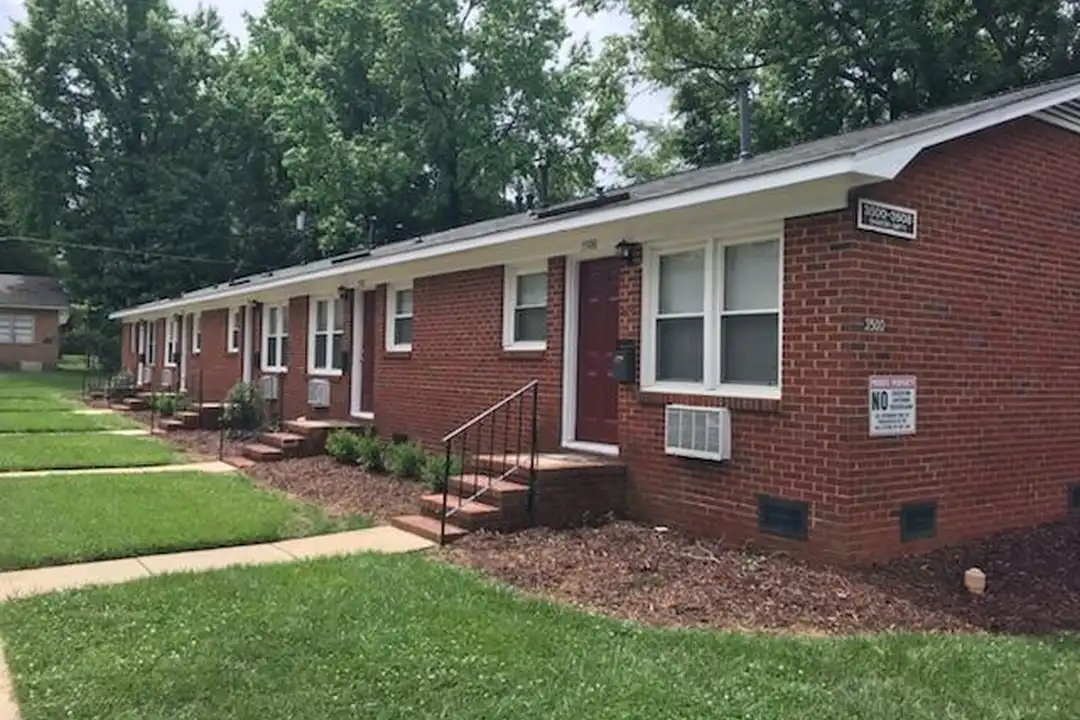 5202 Clearmont Ave - View 4