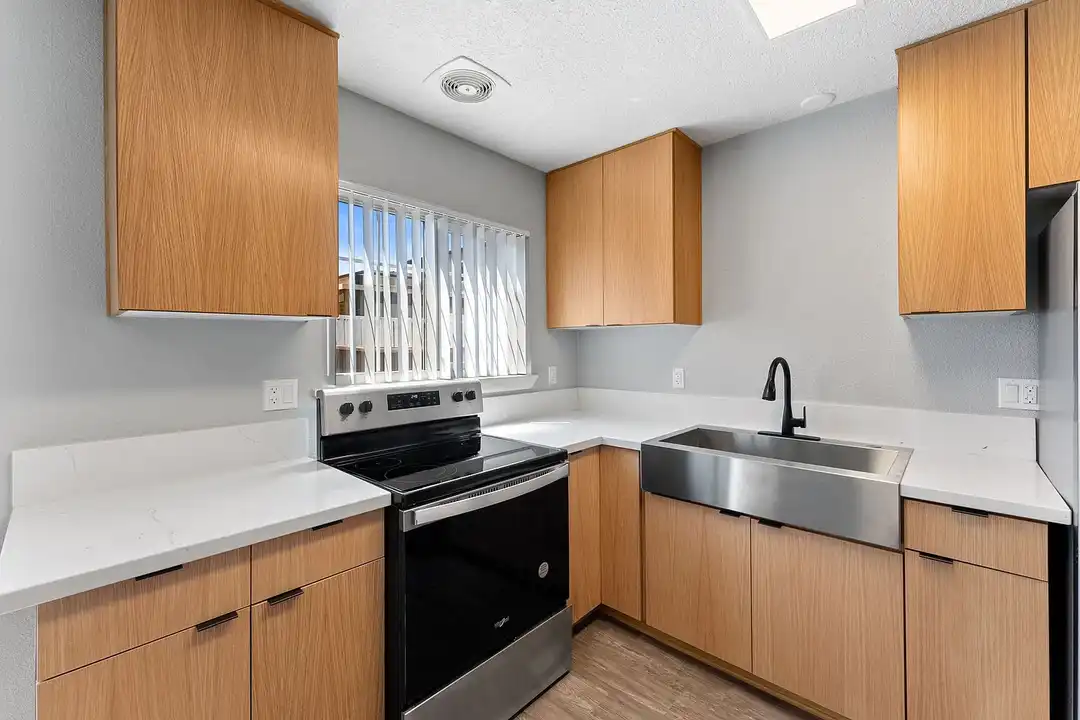 Villa Del Sol Apartments - View 6