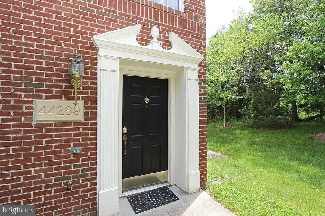 44269 Cornish Ln - View 2