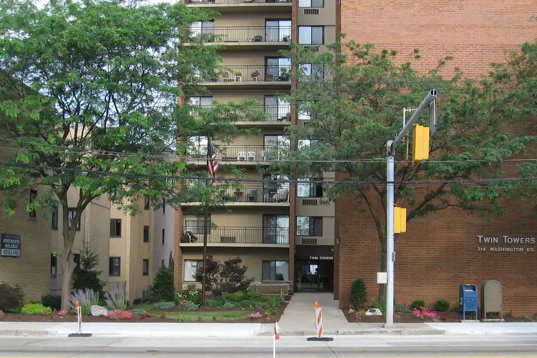 314 Washington Rd – photo 1 of 9