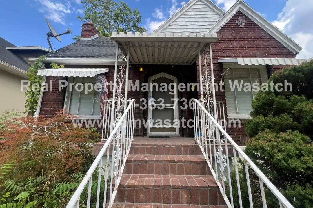 1105 S 700 E – photo 1