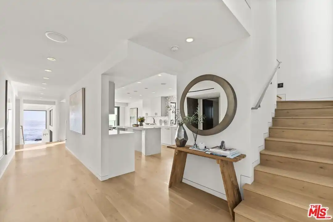 24146 Malibu Rd - View 5