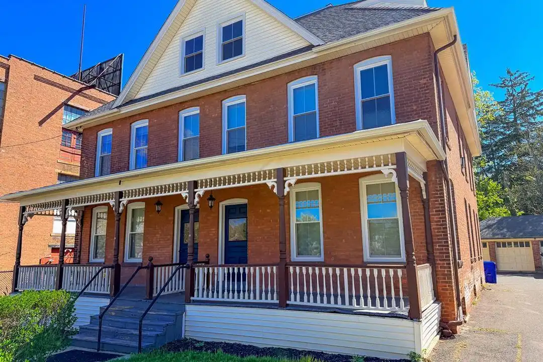14 Pease Ave unit 5 – photo 1