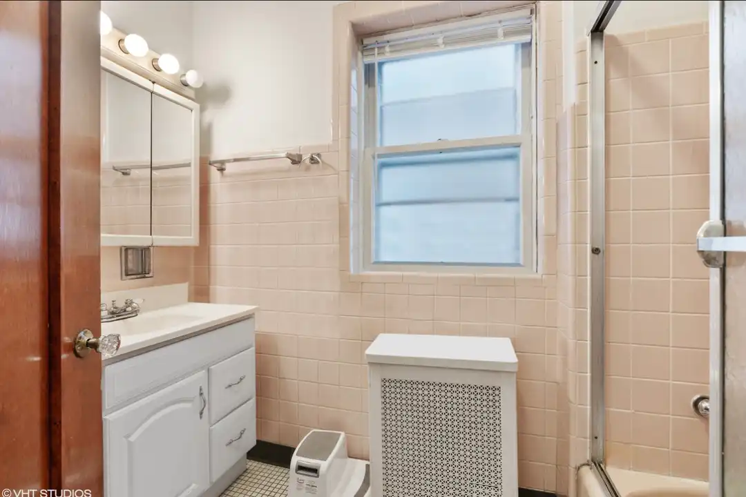 1119 W North Shore Ave unit 2 - View 2