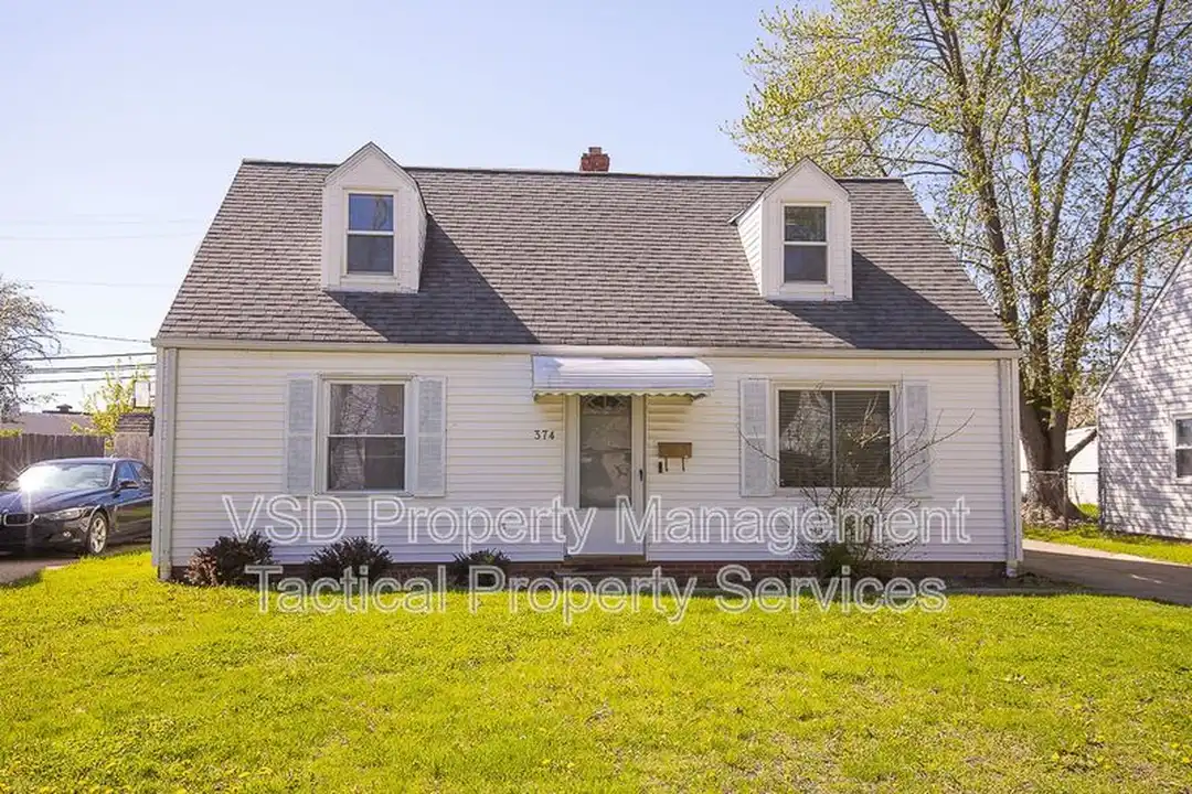 374 E 232nd St – photo 1