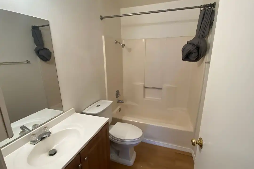 14733 Nelson Ave E unit 208 - View 6