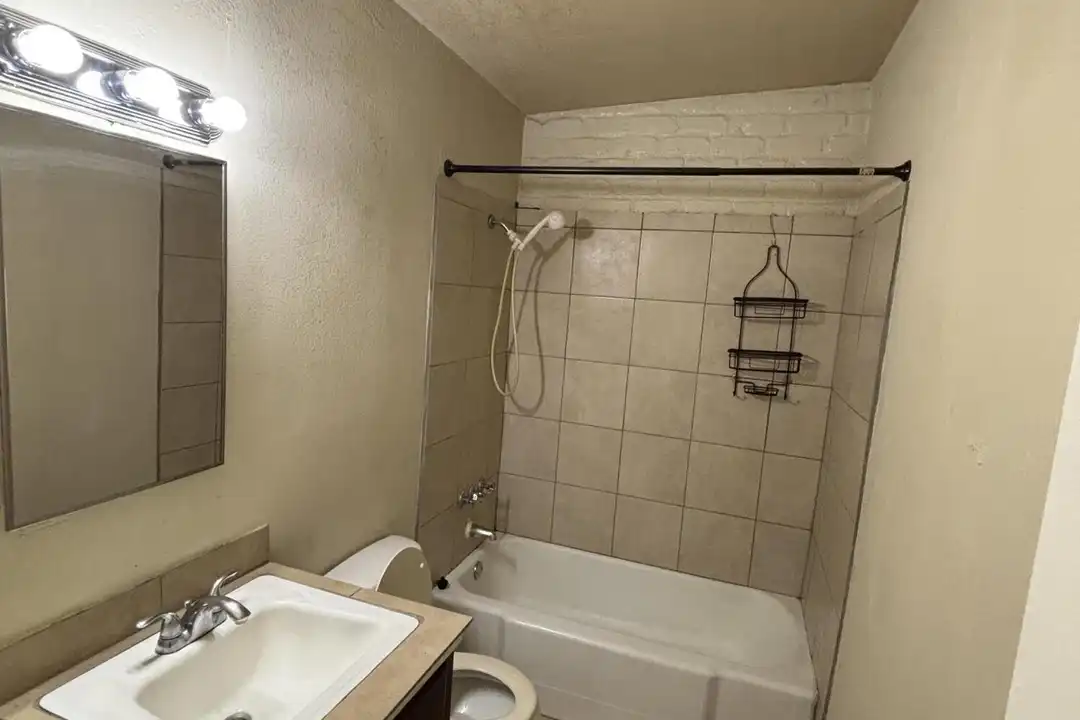 405 E Delano St #2 - View 6