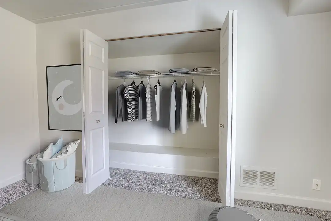 Windsor Woods Apartments – photo 1 of 15