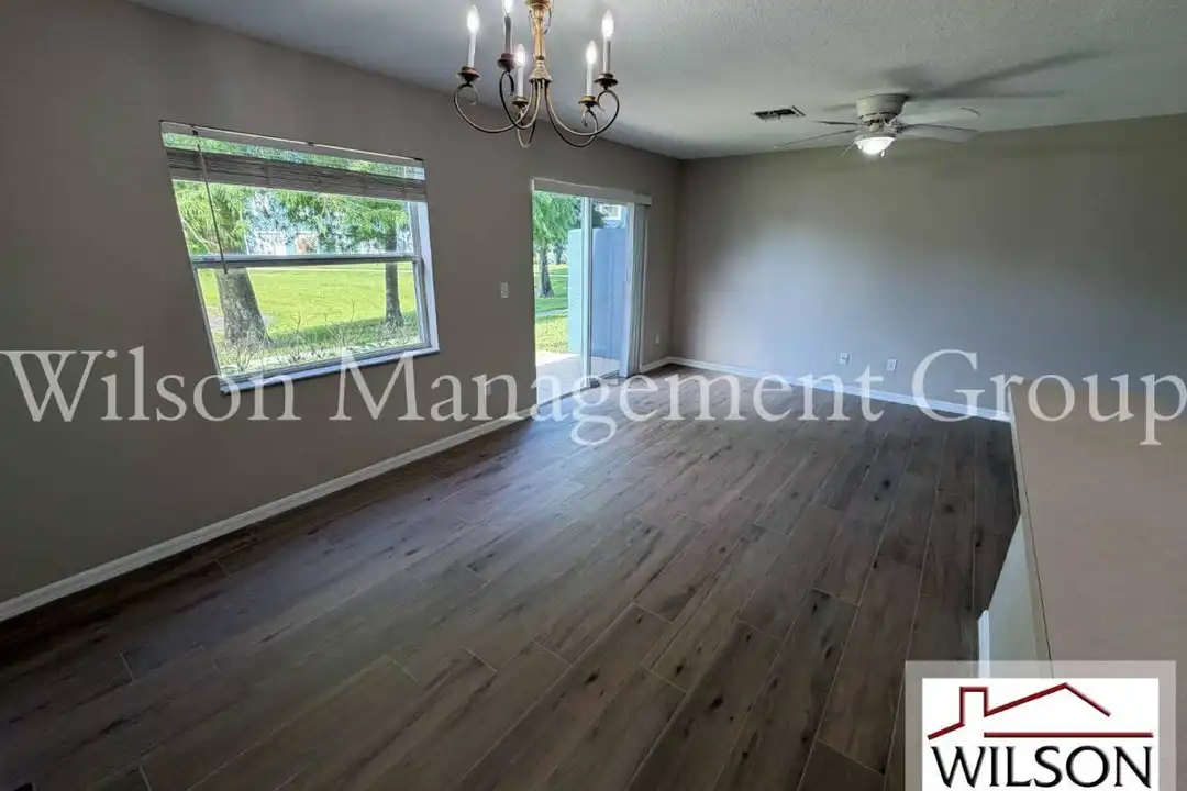 12664 Somerset Oaks St - More