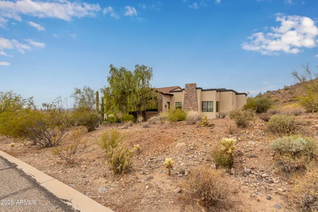 36138 N Summit Dr - View 2
