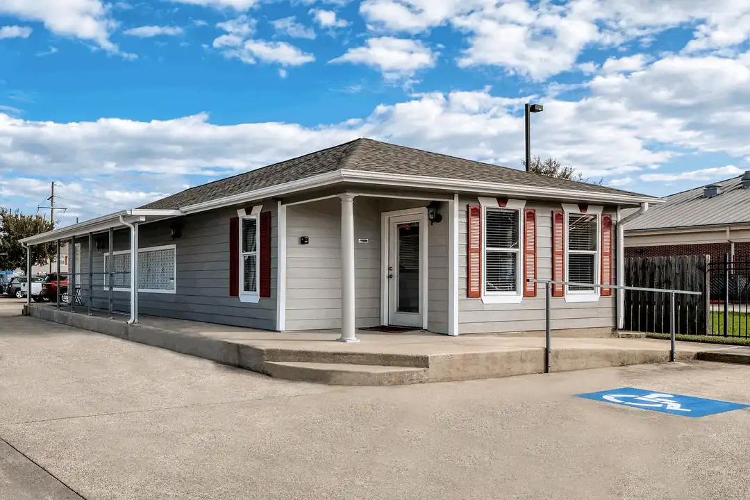 Cypress Bend Apartments - View 2