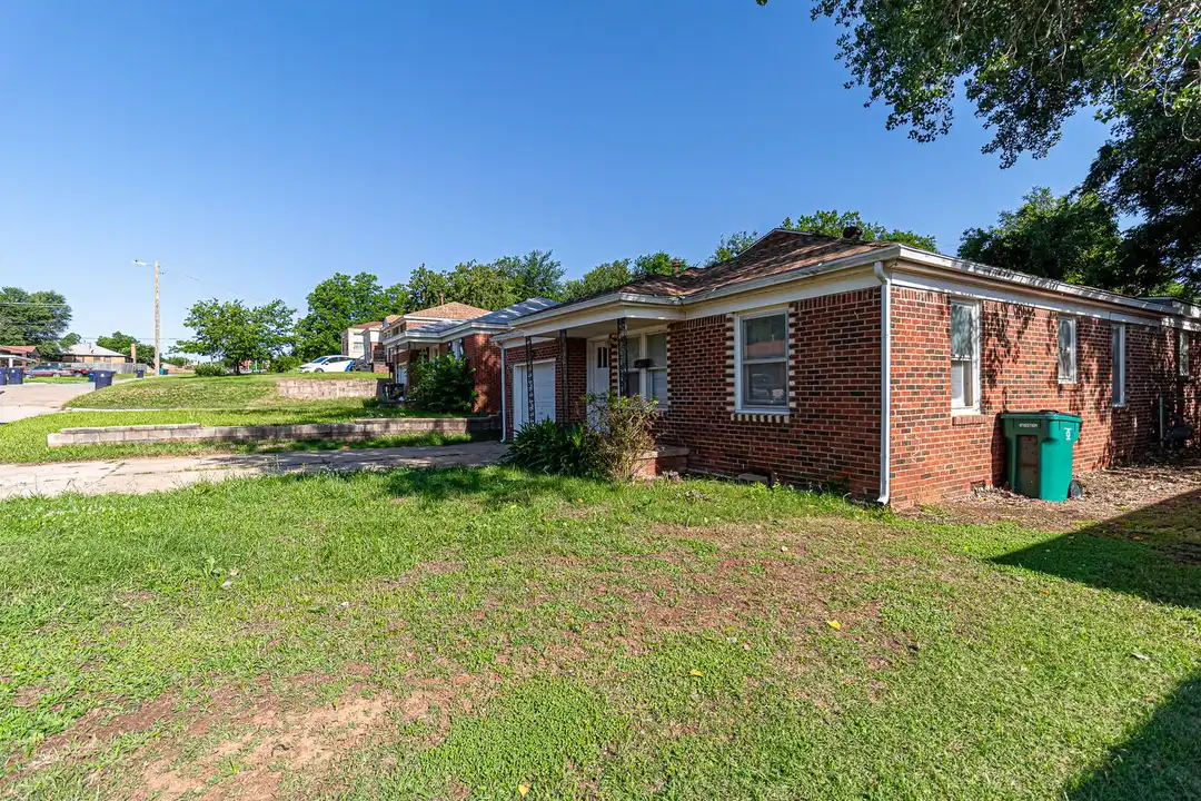 2705 NE 18th St - View 6