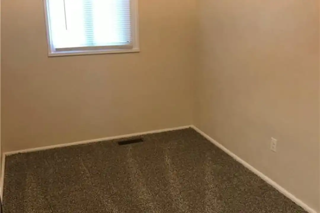 89 Jordan Dr - View 4