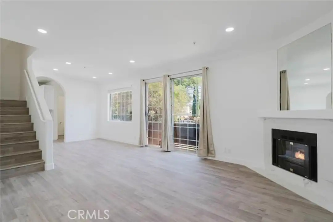 18347 Saticoy St unit 26 - More