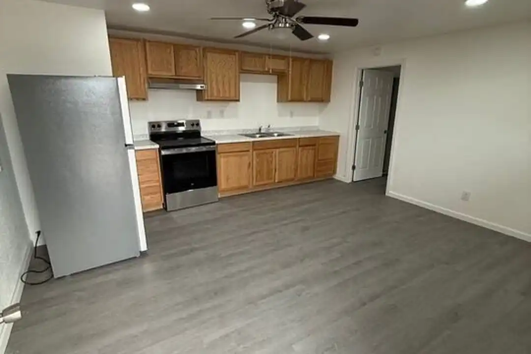 232 W Barbara St #D - View 2