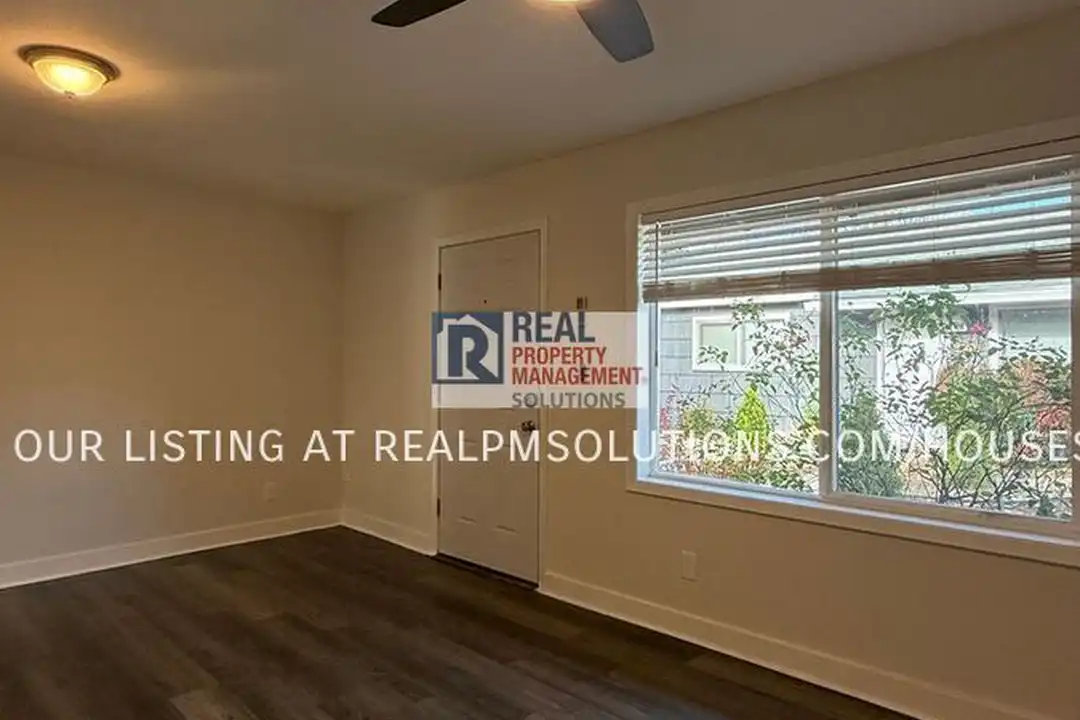 5025 NE 17th Ave - View 6