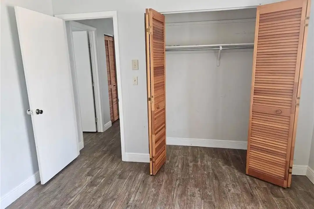 808 Greenwood Ave #8 - More