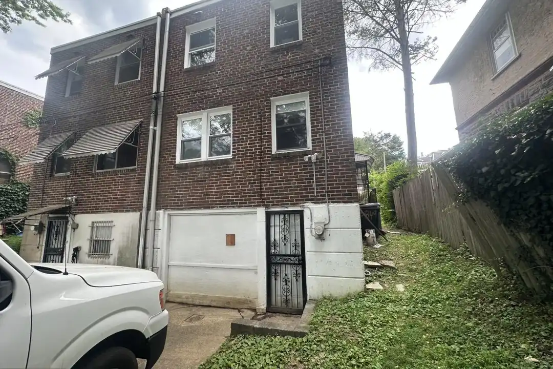 151 W Penn St – photo 1