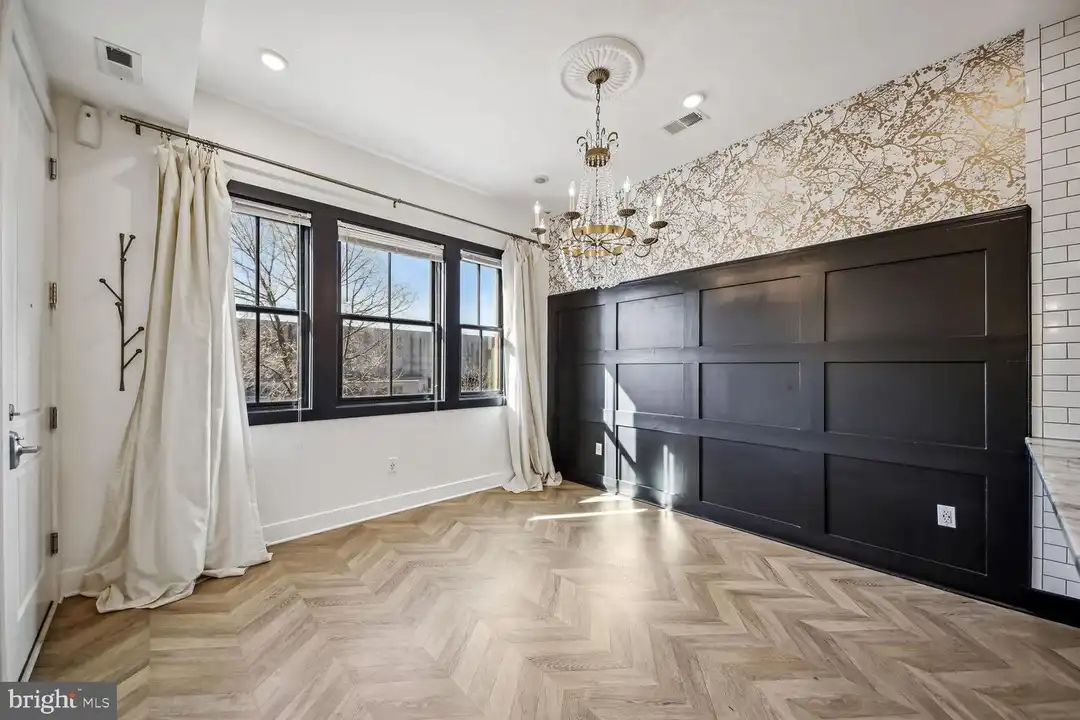 2012 D St NE unit 3 - View 3