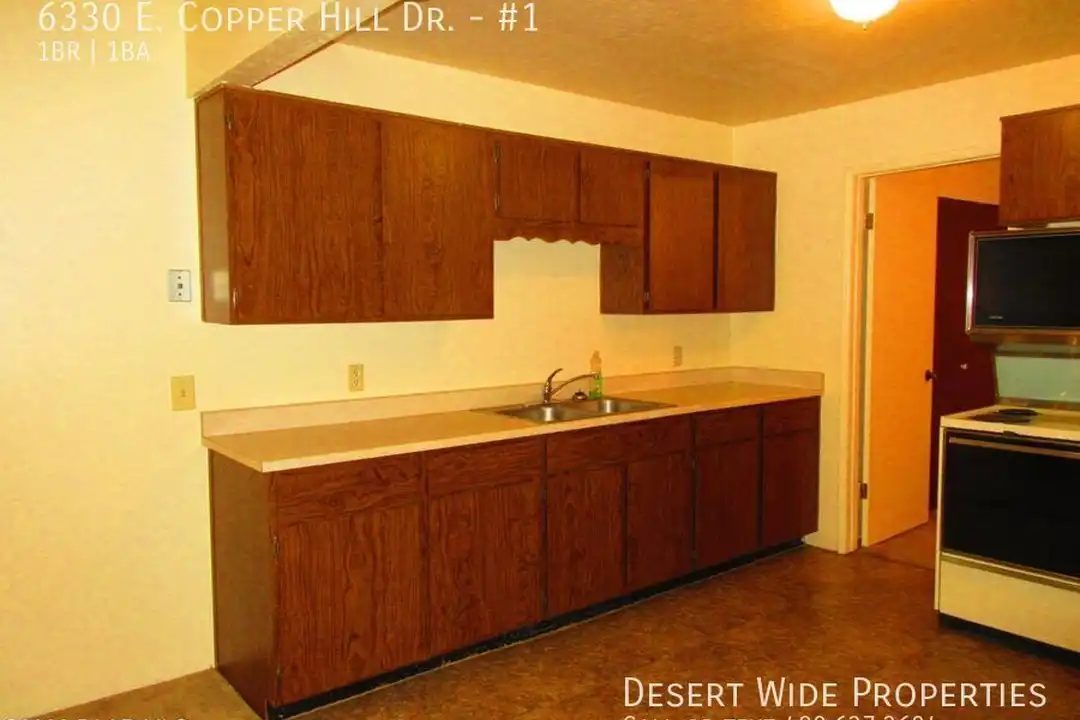6330 E Copper Hill Dr - View 3
