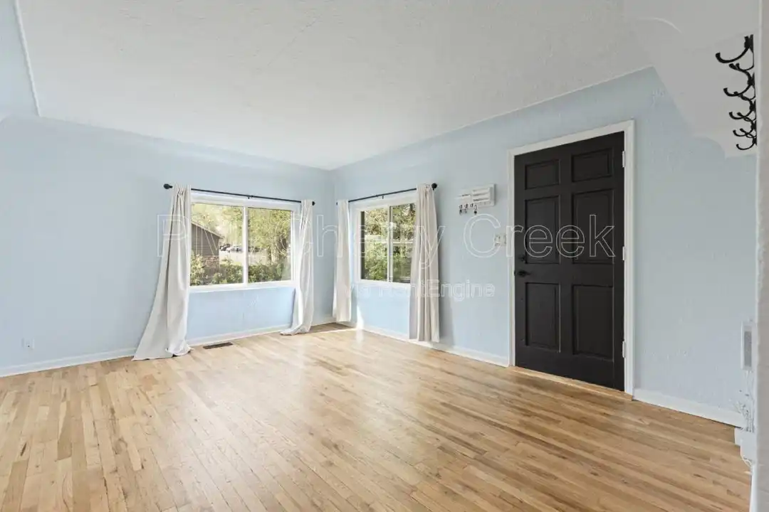 156 S Newton St unit A – další