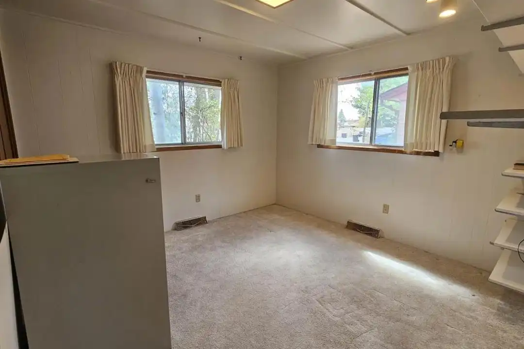 3254 Buena Vista Rd - More