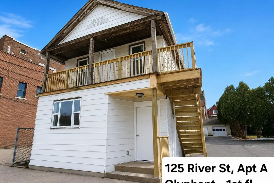 125 N River St #A – photo 1 of 10