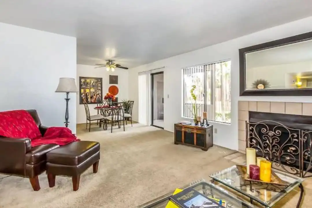 8851 N Oracle Rd - View 4