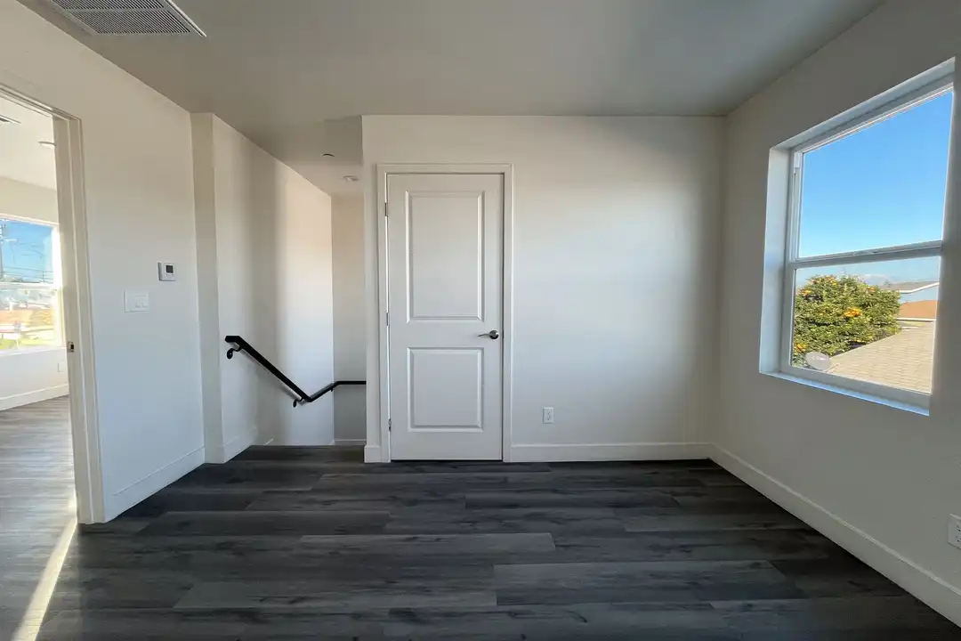 5017 Clara St unit 5017-C 3/4 - View 5