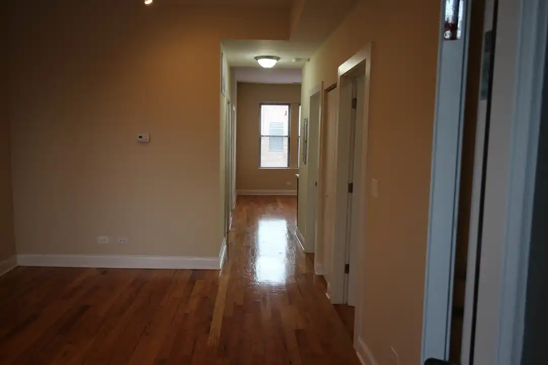Apartment in West Chicago Township, Smith Park, West Town - View 4