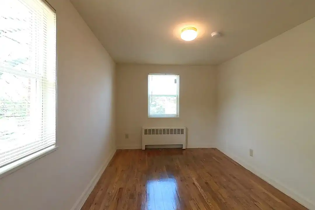 Roland Park – photo 1