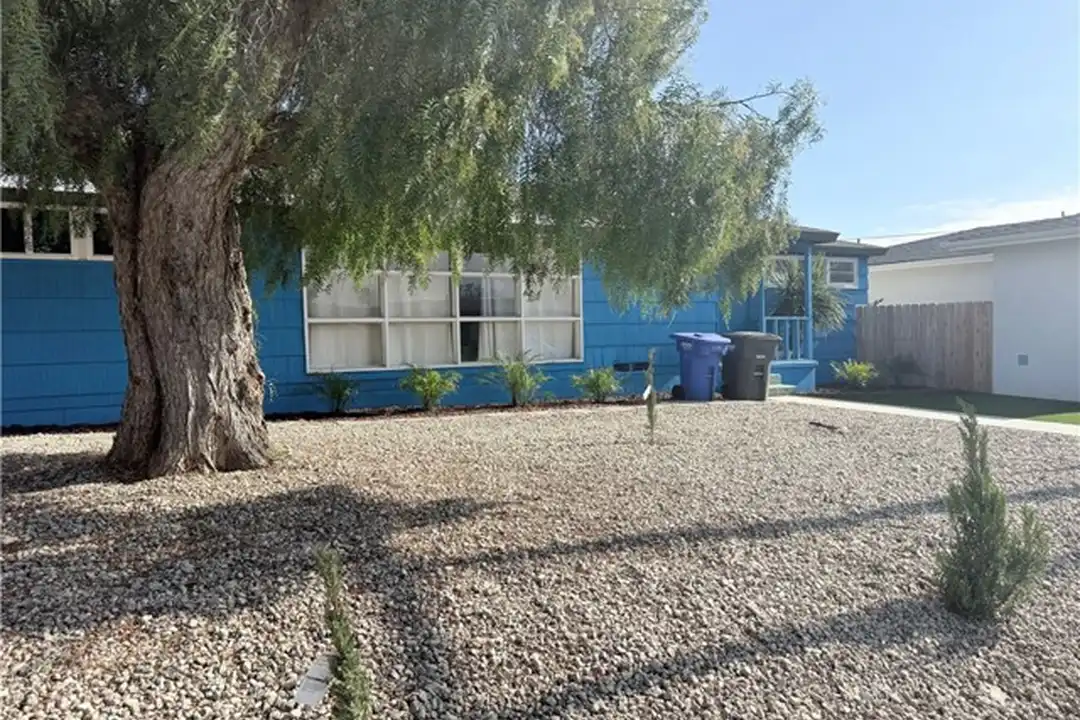 1393 Fern Ave - View 3