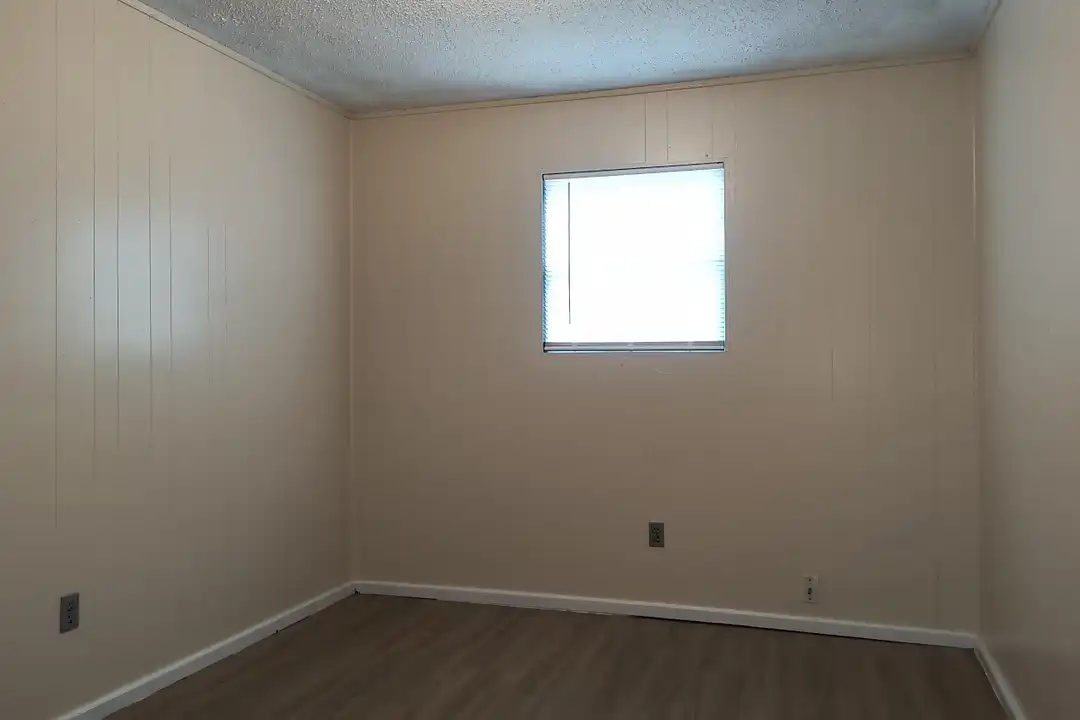 3835 W 20th Ave – photo 1