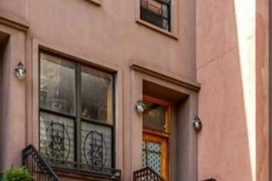 3-bedroom at 130 W 132nd St unit LABS 130 W 132nd St - 42492636281 — photo 1 of 16