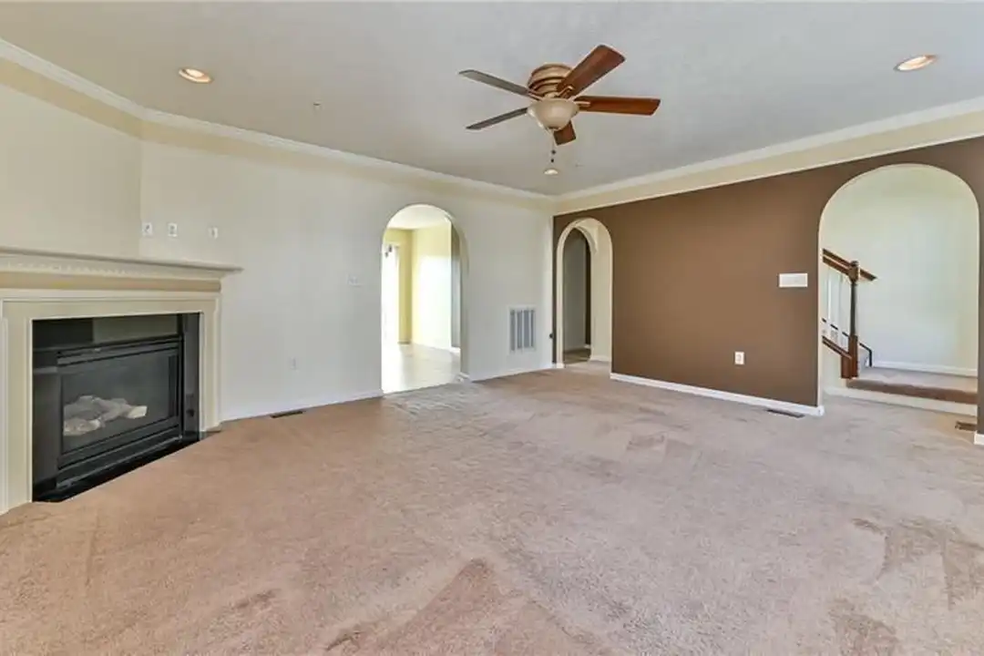 209 Ascot Ct - View 3