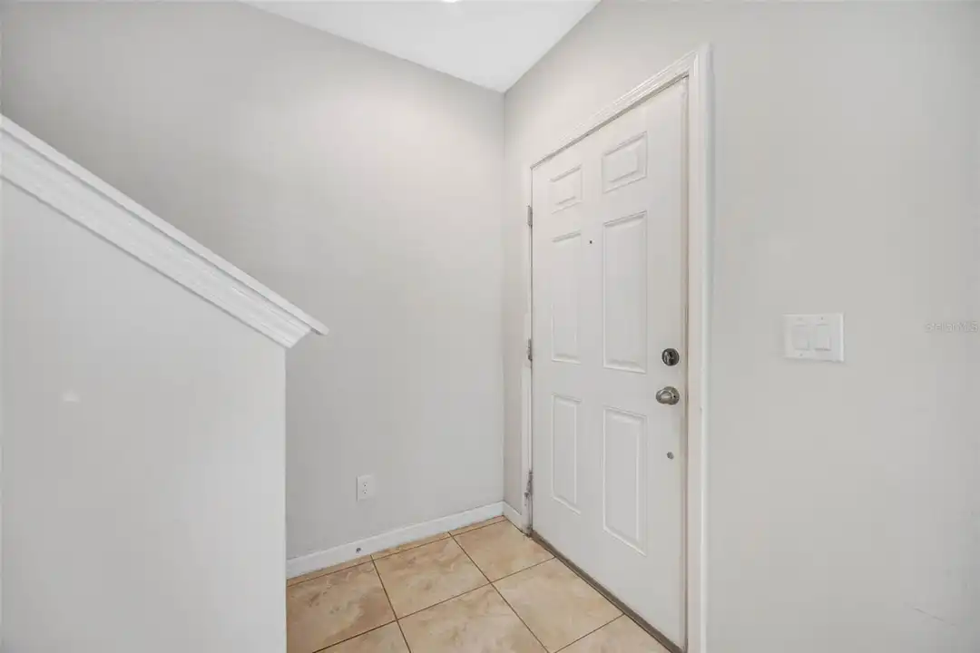 Apartment in Riverview - View 2