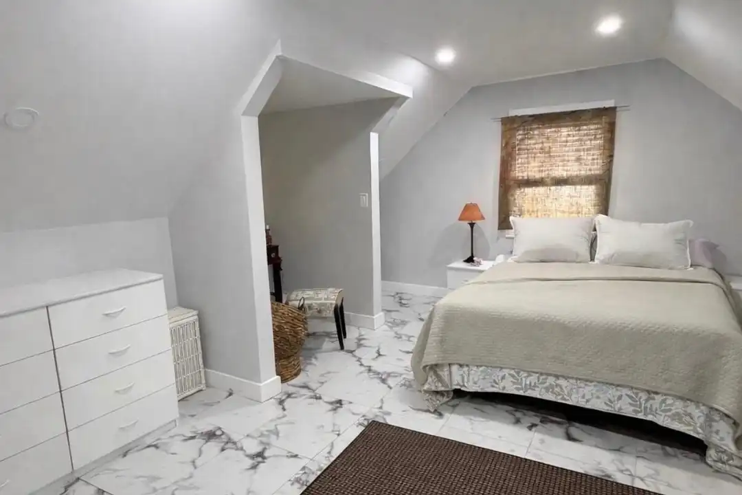 10 Cambell Ct - More