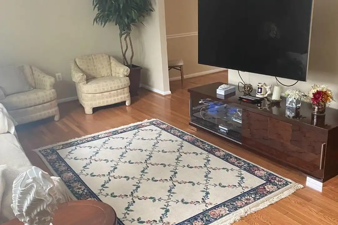 10402 Armstrong St - View 6