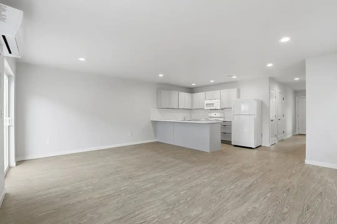 Apple Valley Town Homes - More