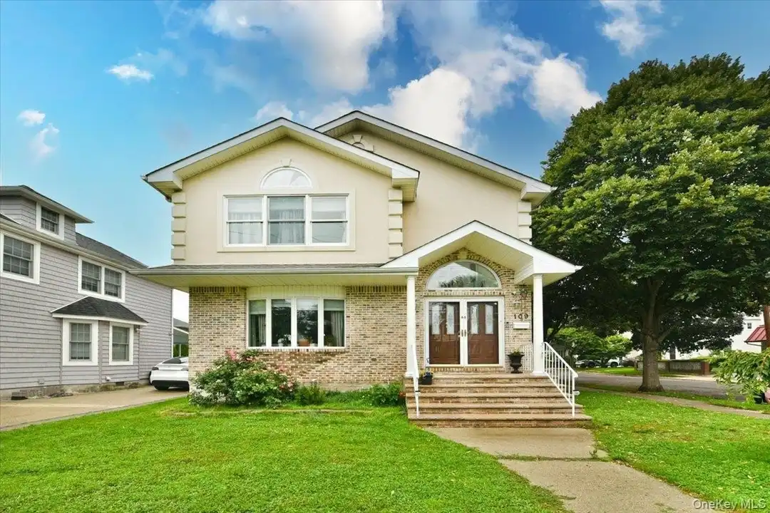 109 Charles St – photo 1 of 23