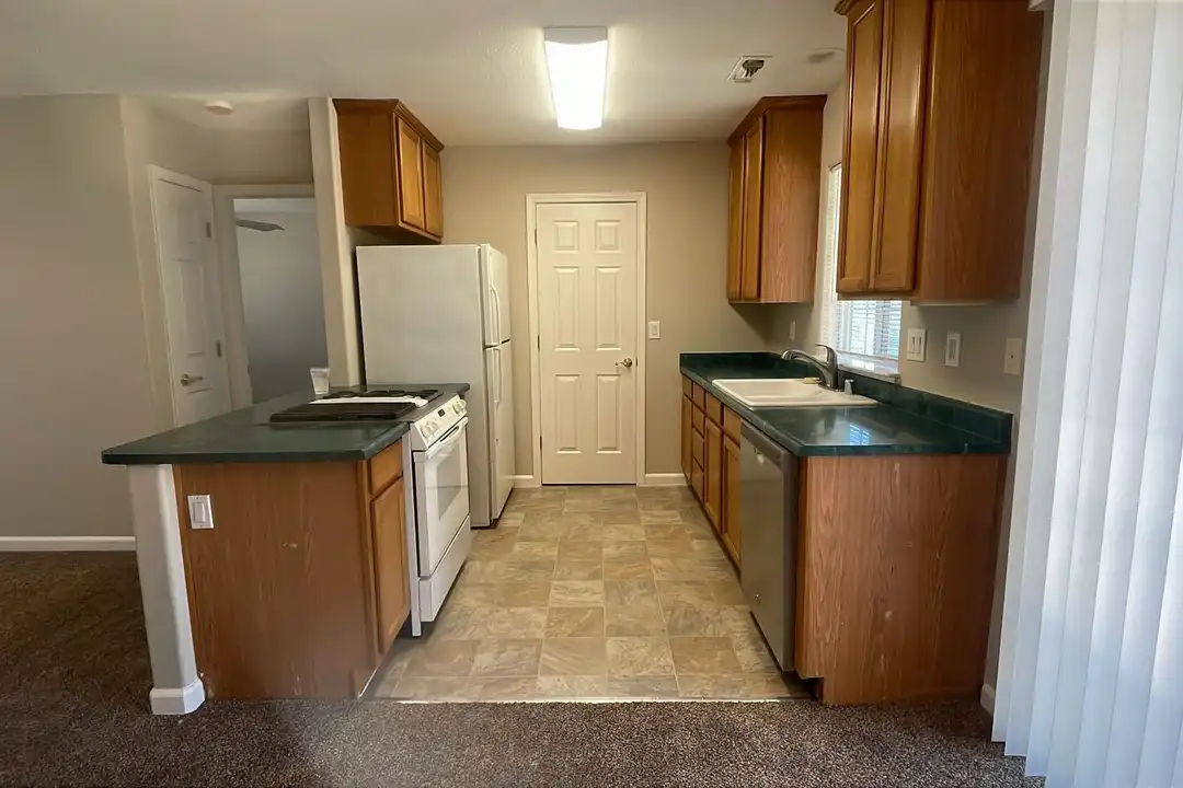2120 Country Club Dr unit 2120 - View 6